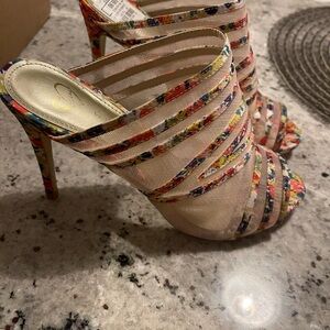 Multi-Stripe Floral Trim Sandals in Cream